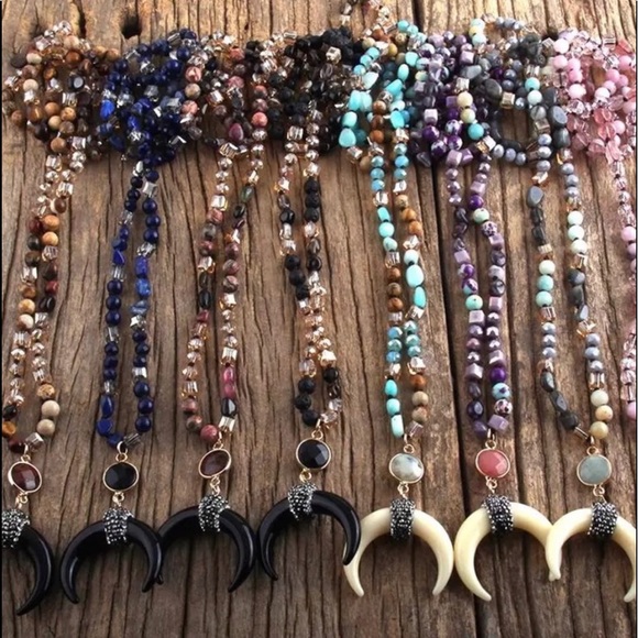 3/$15♥️ NEW EBONY Crescent Moon Black Double Horn/Tusk Necklace - Picture 6 of 12